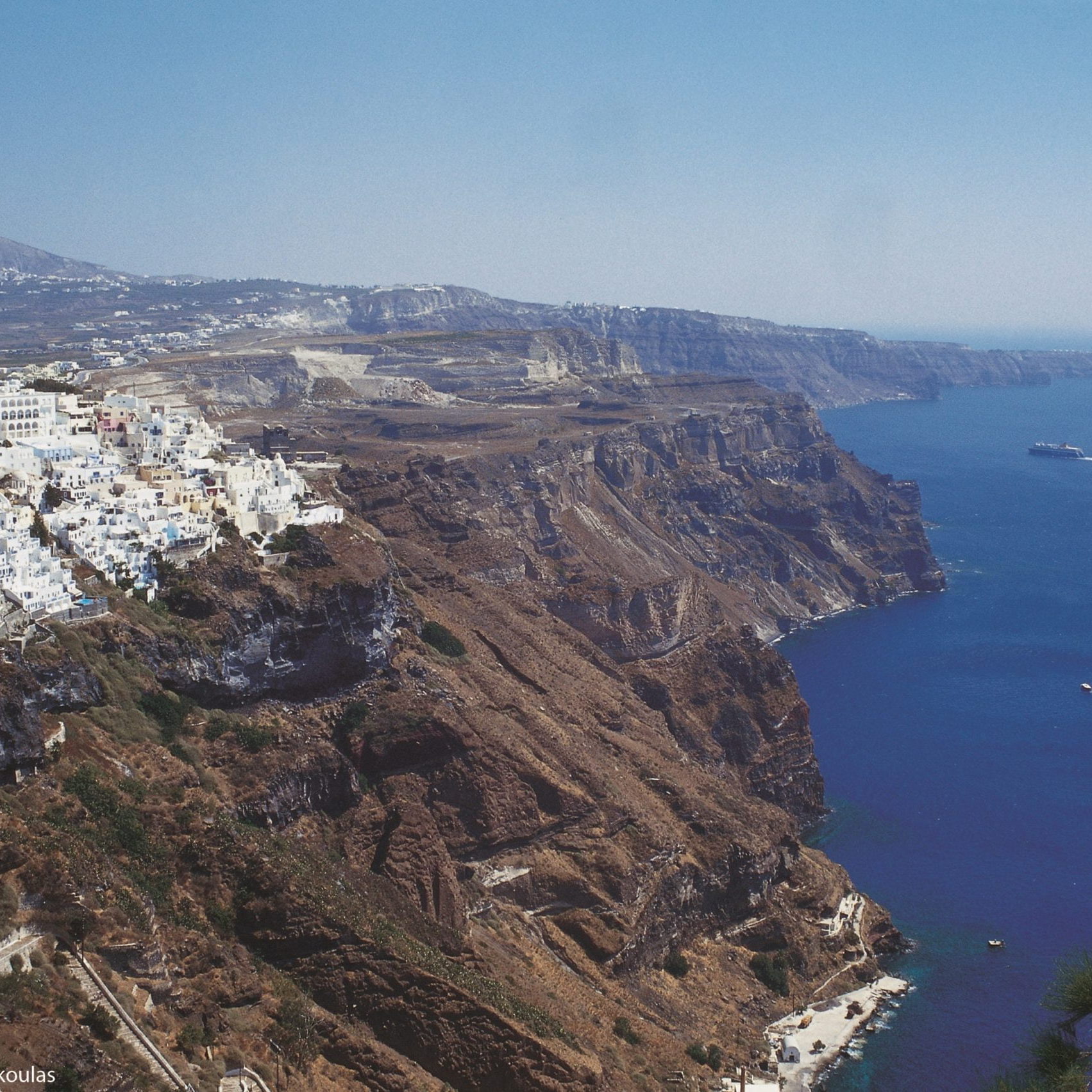 GREECE Santorini_Fira_014_YSkoulas[1]